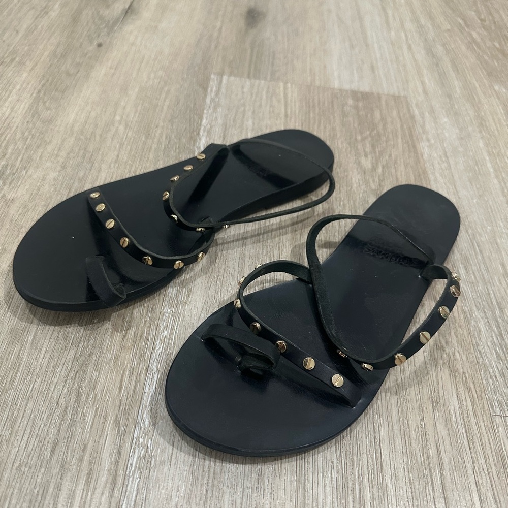 Ancient Greek sandal Apli eleftheria nails